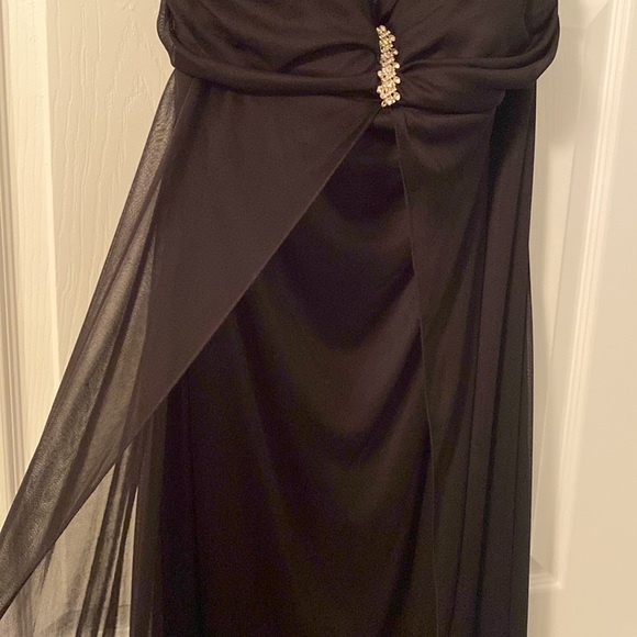 Plus size Evening Dress - Picture 5 of 9